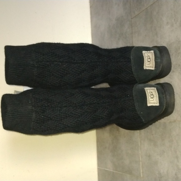 UGG Cardy Boots - Picture 5 of 10